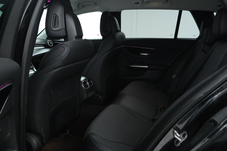 Vehicle Image 38