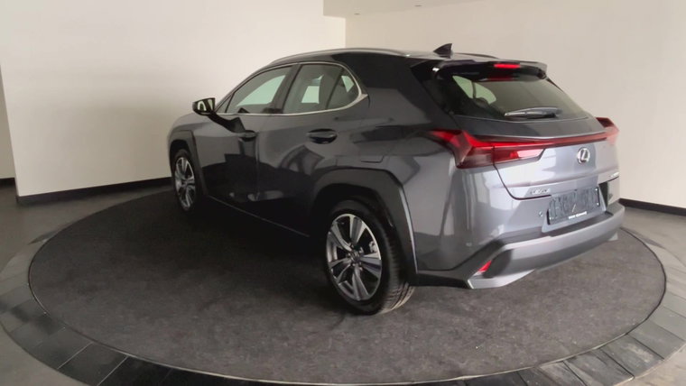 Vehicle Image 16