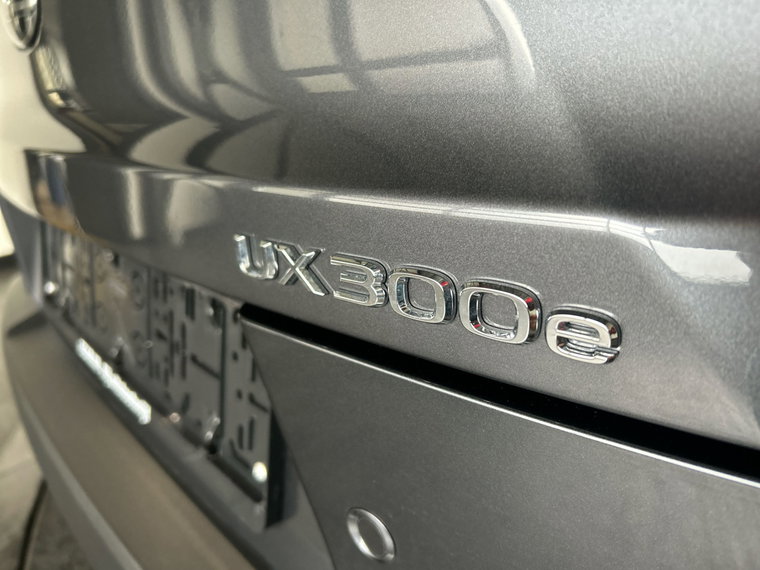 Vehicle Image 23