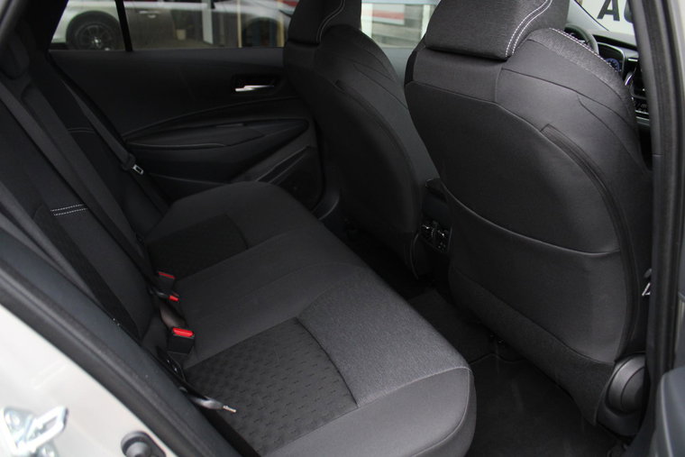 Vehicle Image 25