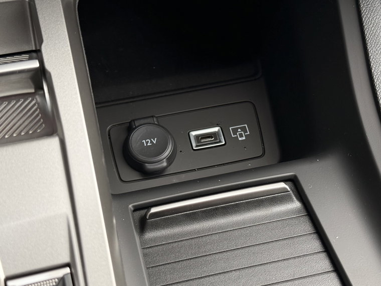 Vehicle Image 37