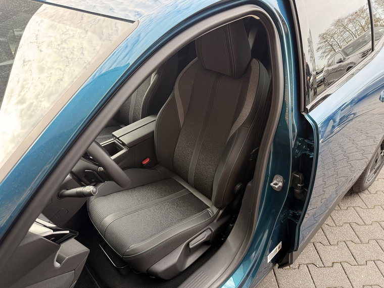 Vehicle Image 39