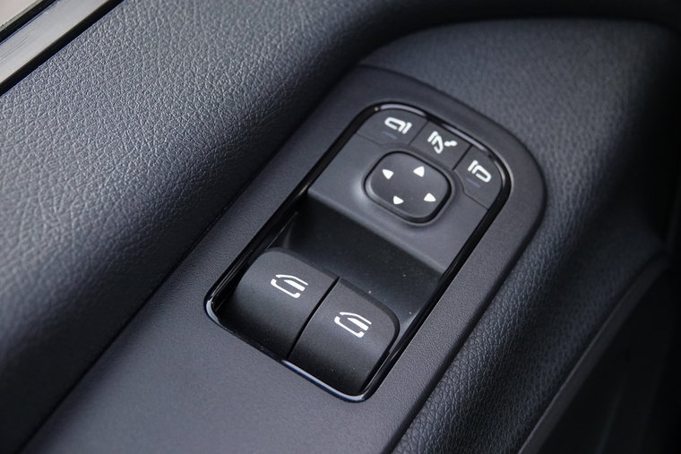 Vehicle Image 27