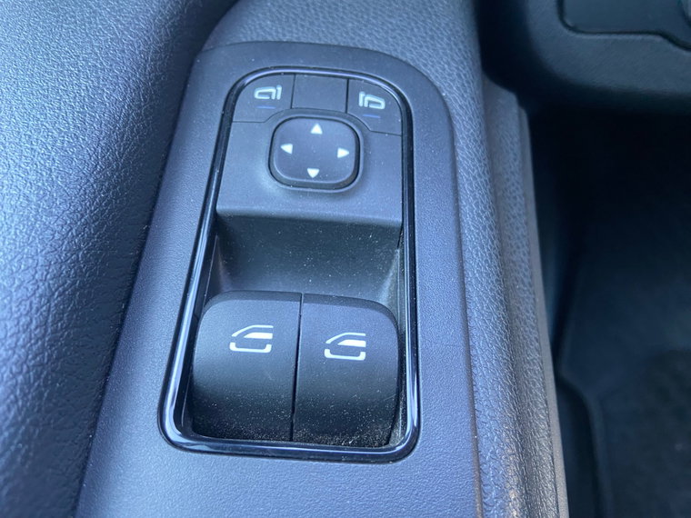 Vehicle Image 24