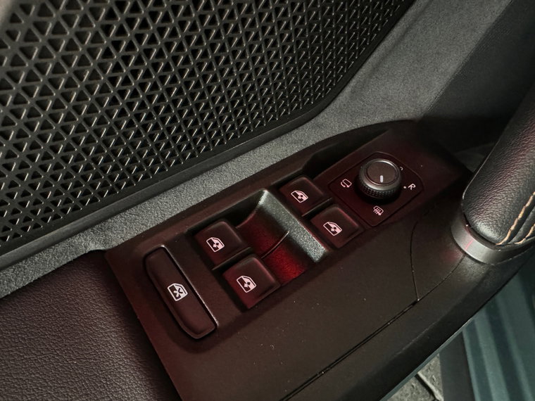 Vehicle Image 39
