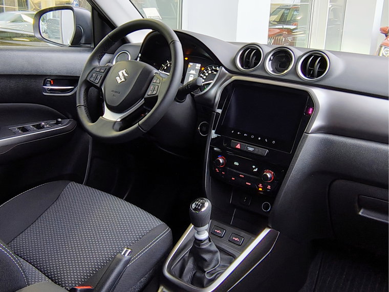 Vehicle Image 9