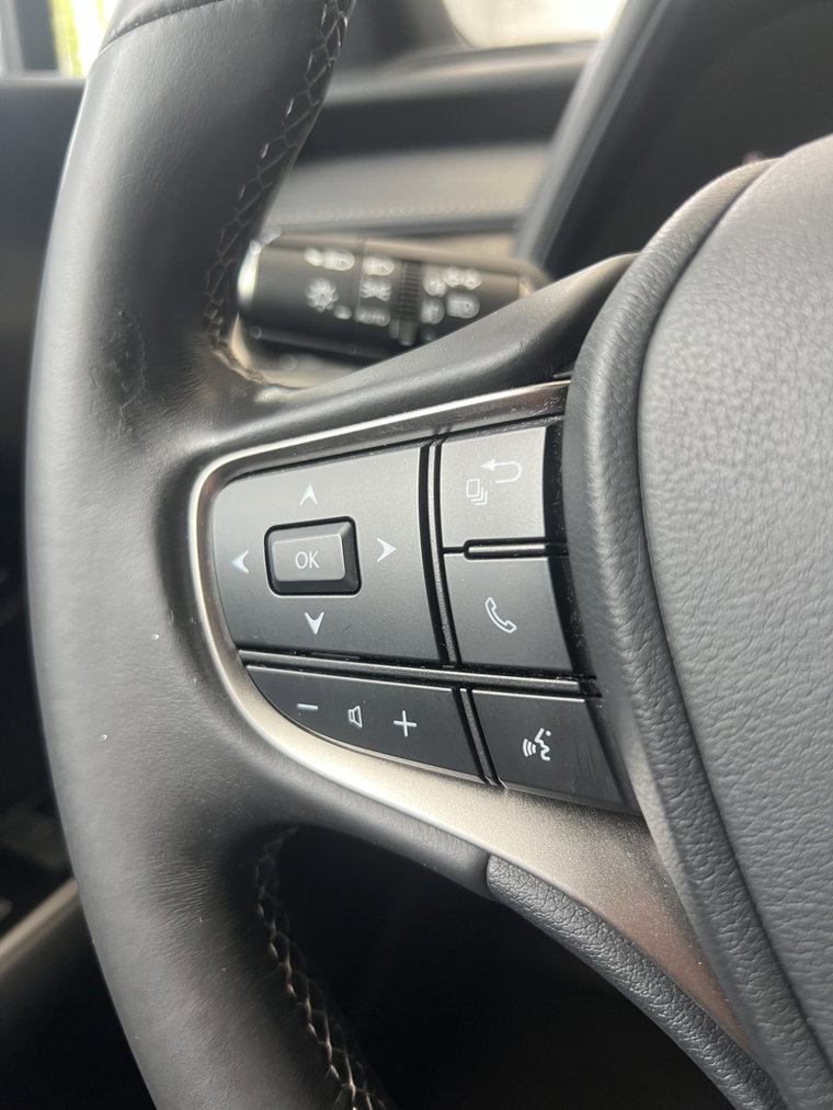 Vehicle Image 23