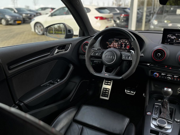 Vehicle Image 33