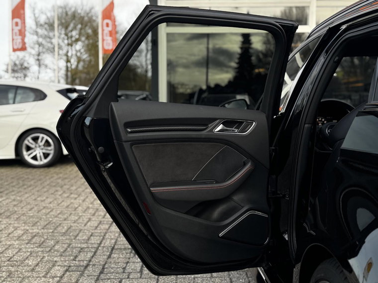 Vehicle Image 40