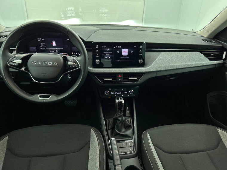 Vehicle Image 23