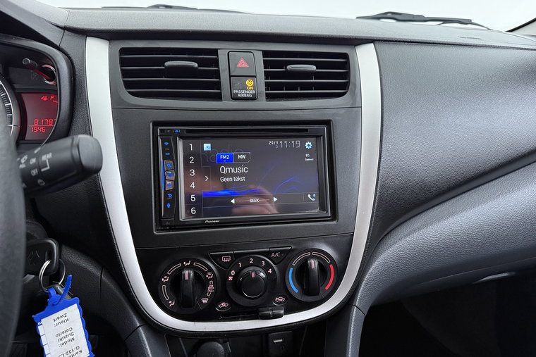 Vehicle Image 19