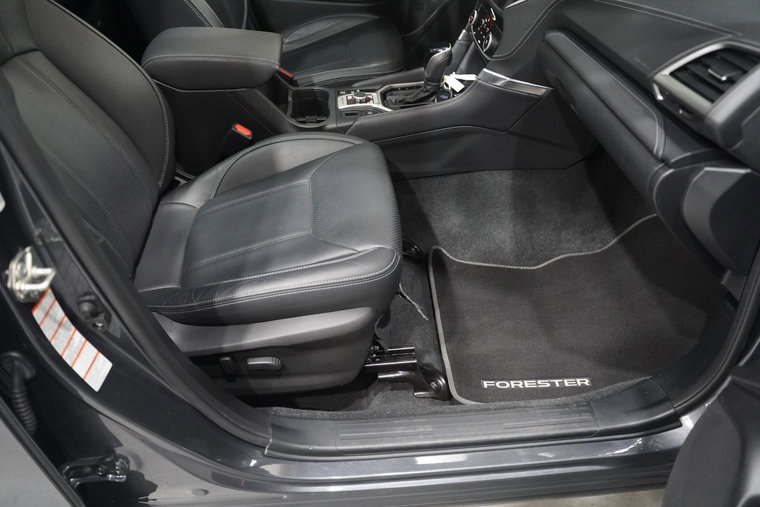 Vehicle Image 23