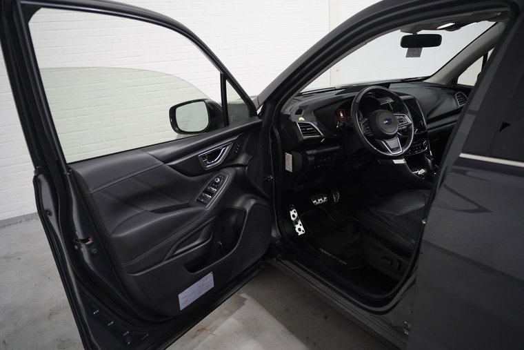 Vehicle Image 25