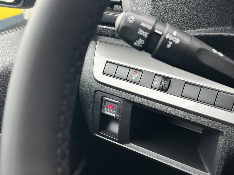 Vehicle Image 26