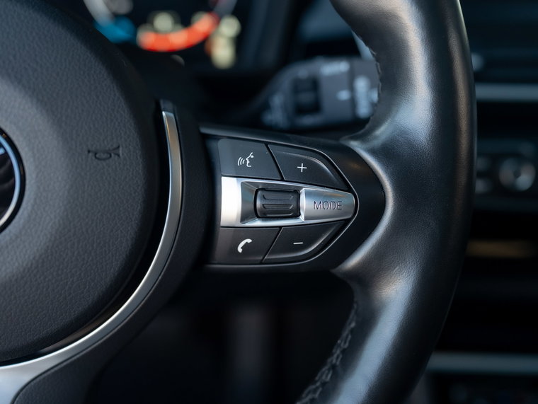 Vehicle Image 32