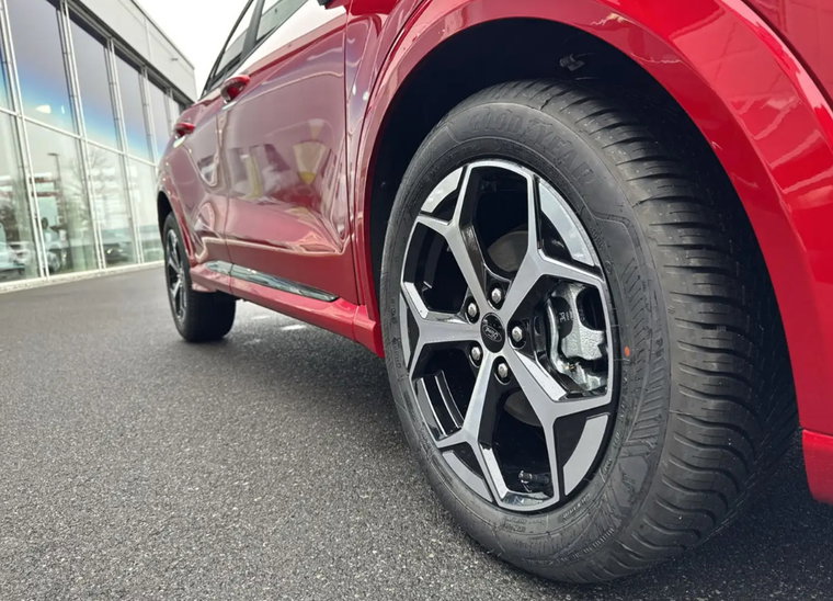 Vehicle Image 18