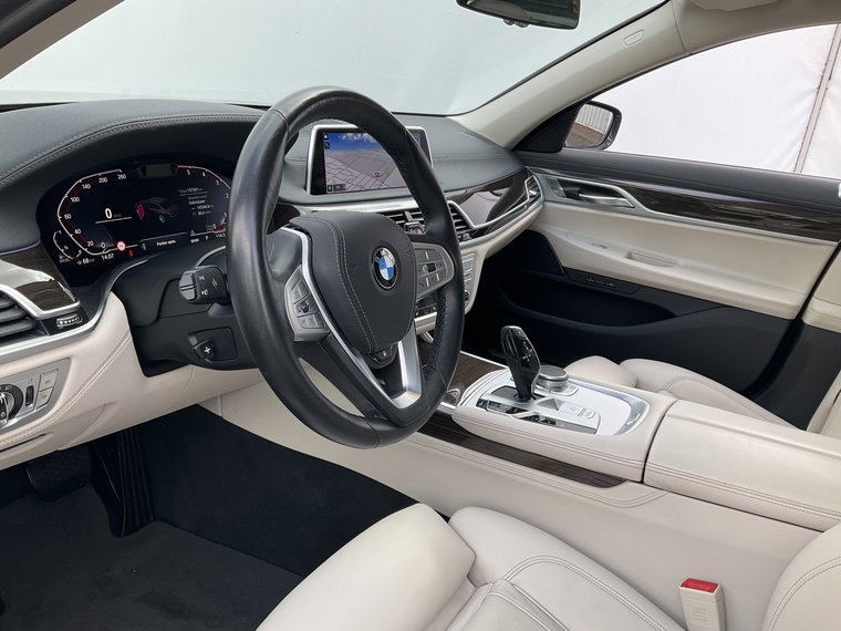 Vehicle Image 38