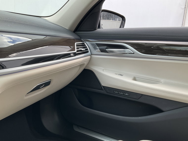 Vehicle Image 40