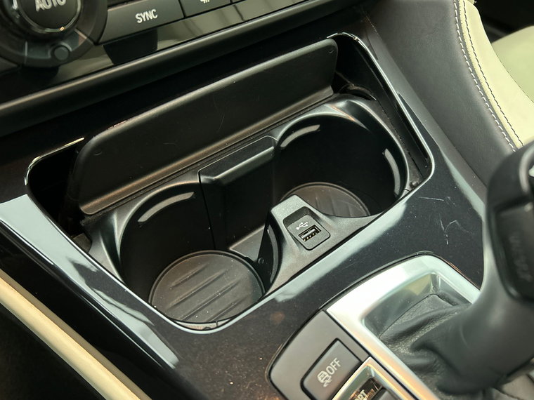 Vehicle Image 27