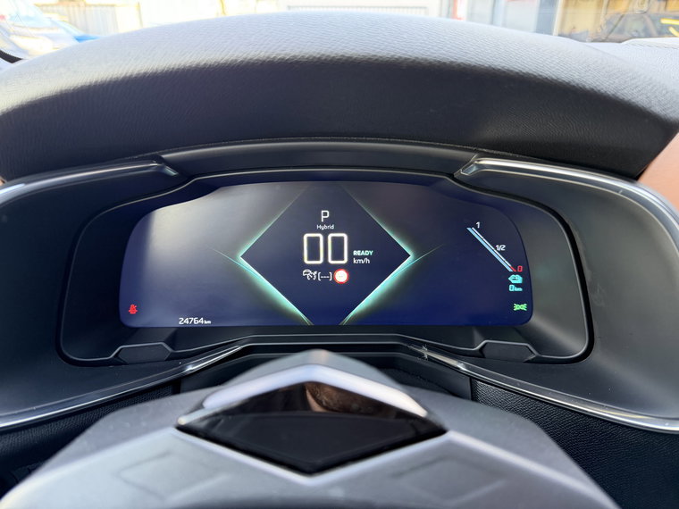 Vehicle Image 21