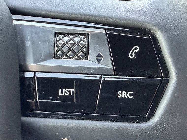 Vehicle Image 28