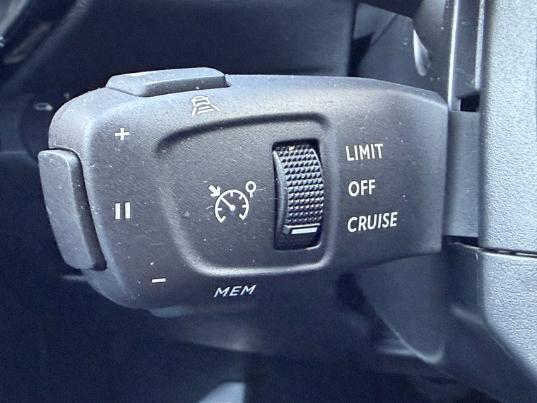 Vehicle Image 29