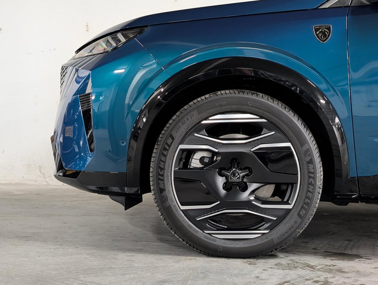 Vehicle Image 10