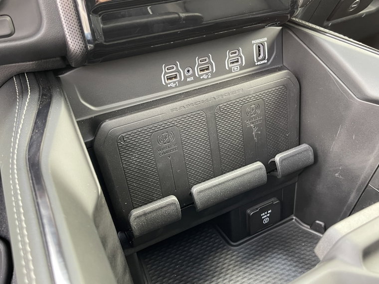 Vehicle Image 33