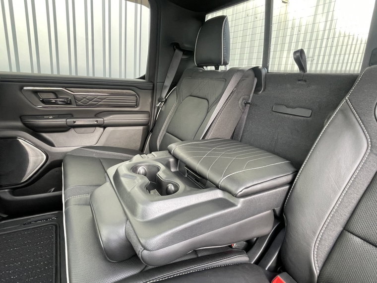 Vehicle Image 37