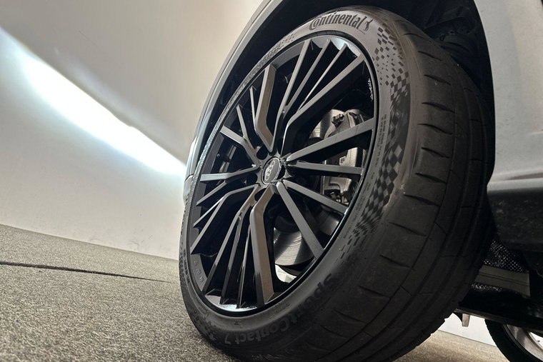 Vehicle Image 12