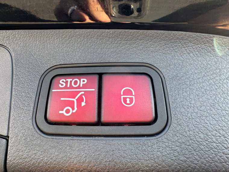 Vehicle Image 24