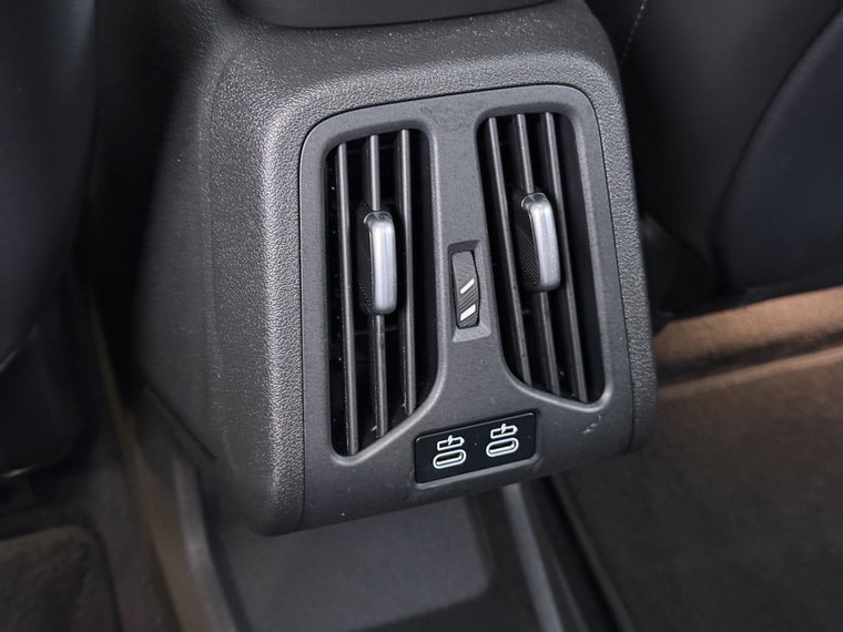 Vehicle Image 40