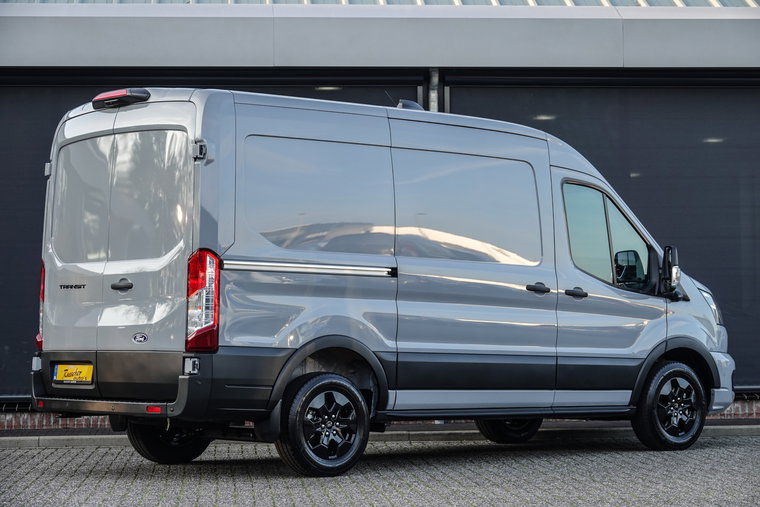 Vehicle Image 35