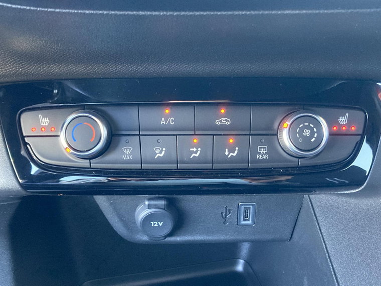 Vehicle Image 17