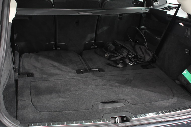 Vehicle Image 32