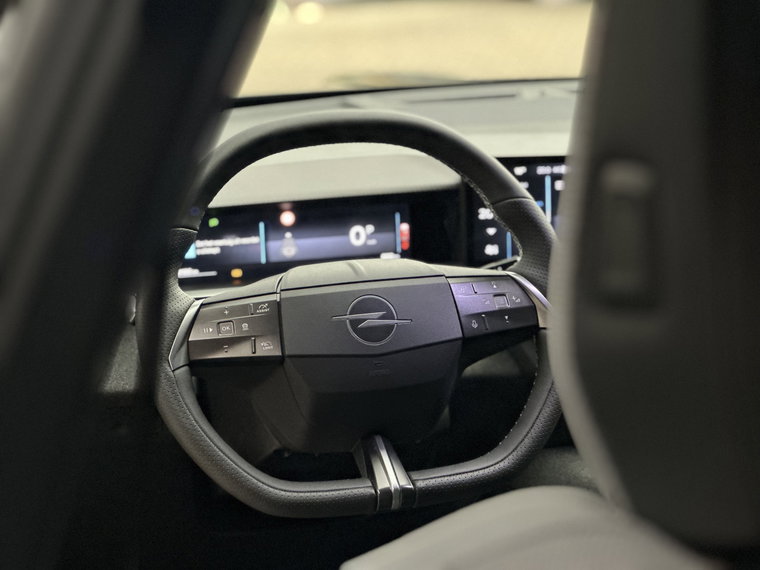 Vehicle Image 38