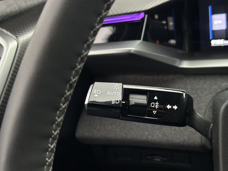 Vehicle Image 42