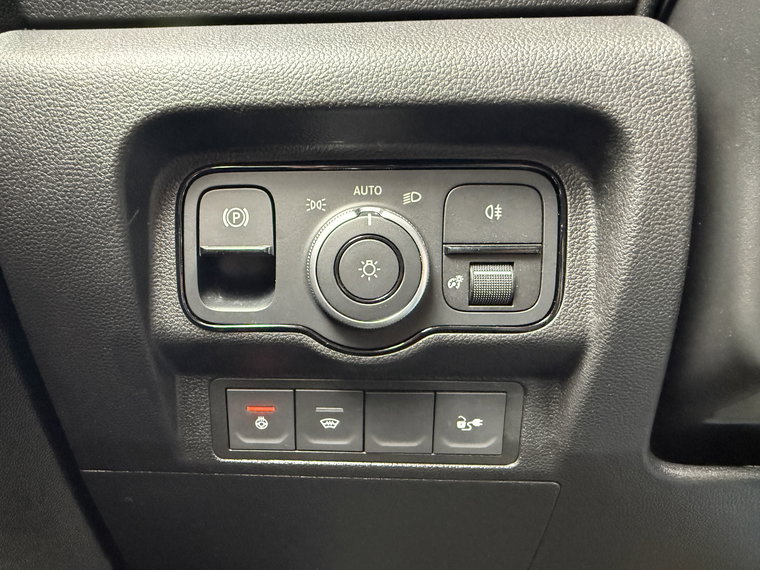 Vehicle Image 27