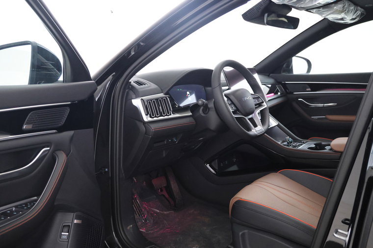 Vehicle Image 15