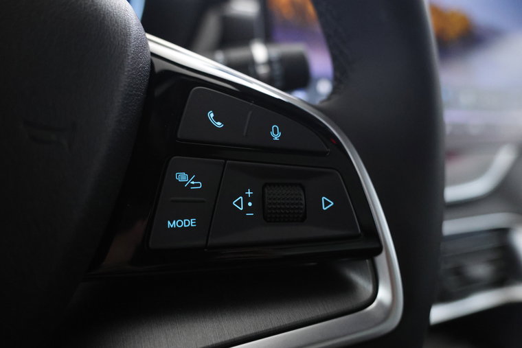 Vehicle Image 26