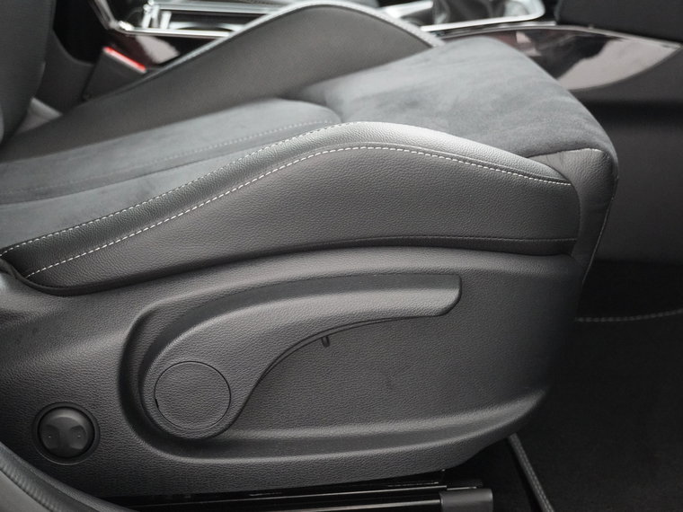 Vehicle Image 40
