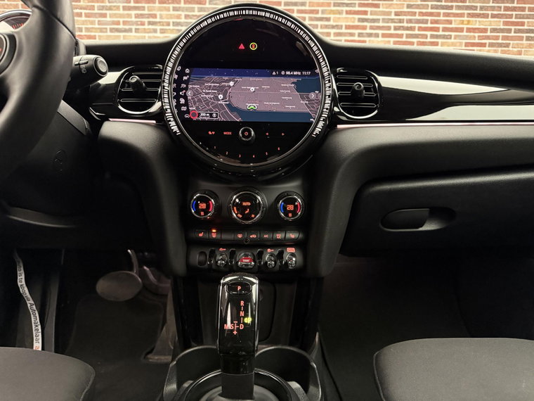 Vehicle Image 33