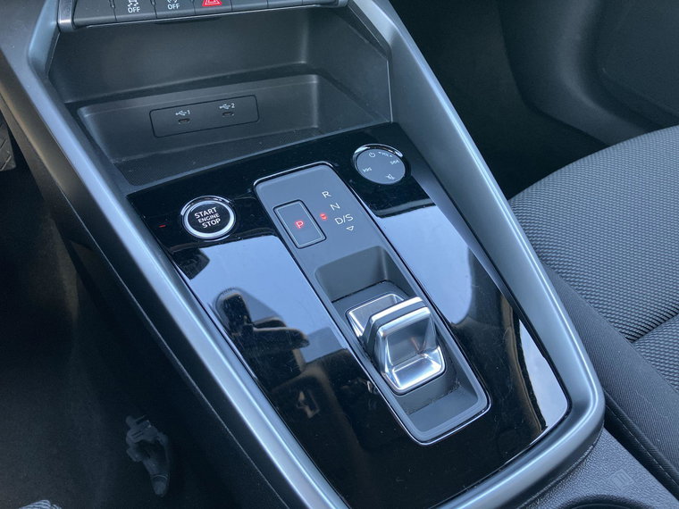 Vehicle Image 23