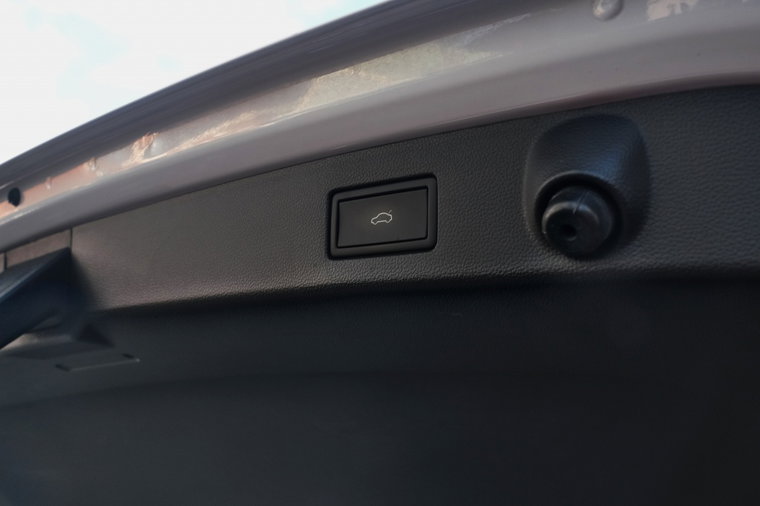 Vehicle Image 38