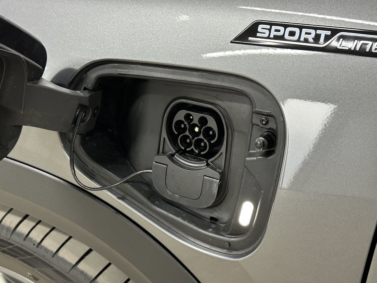 Vehicle Image 28