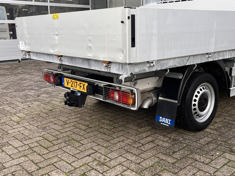 Vehicle Image 29