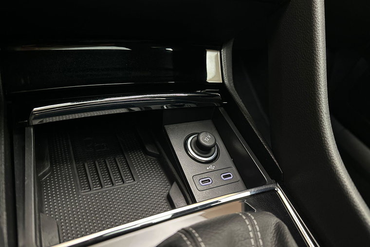 Vehicle Image 37