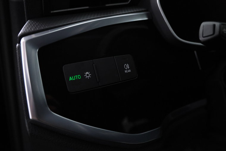 Vehicle Image 17