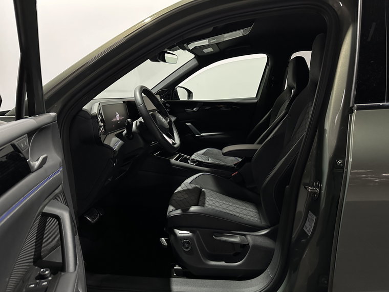 Vehicle Image 33