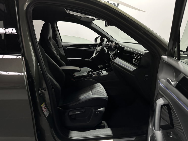 Vehicle Image 35